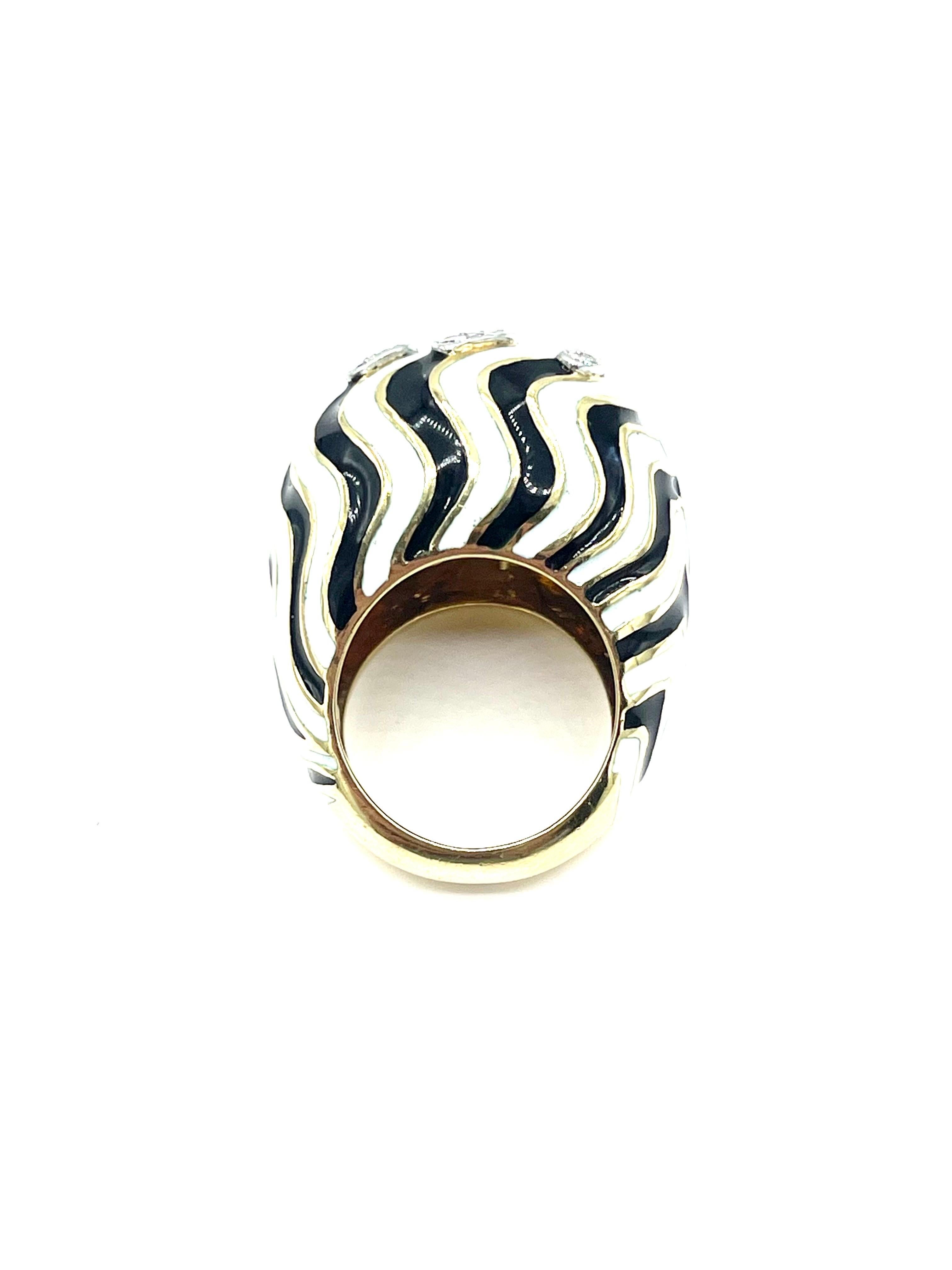 David Webb 0.50 Carat Round Brilliant Diamond and Striped Enamel Cocktail Ring In Excellent Condition For Sale In Chevy Chase, MD