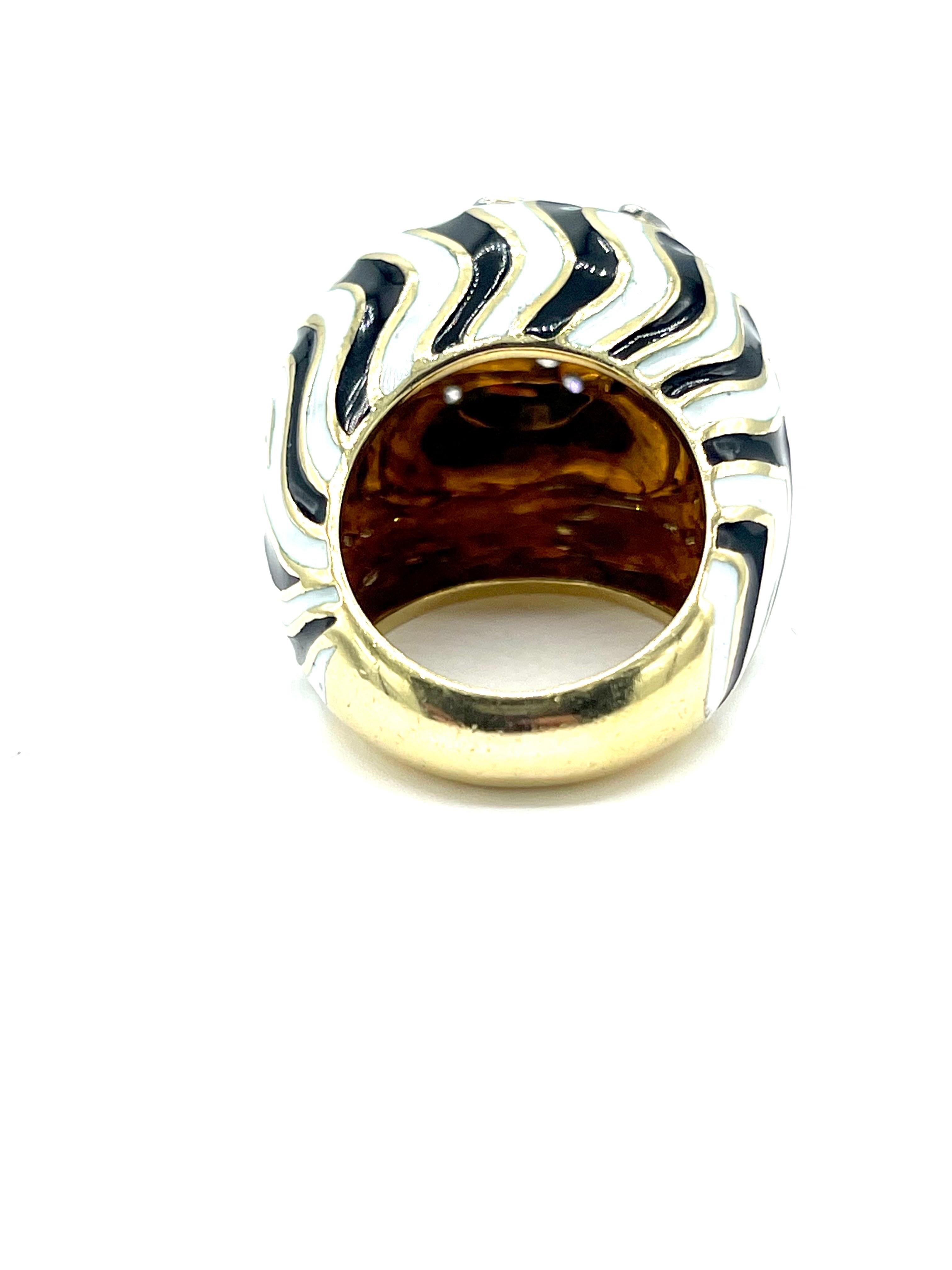 David Webb 0.50 Carat Round Brilliant Diamond and Striped Enamel Cocktail Ring For Sale 2