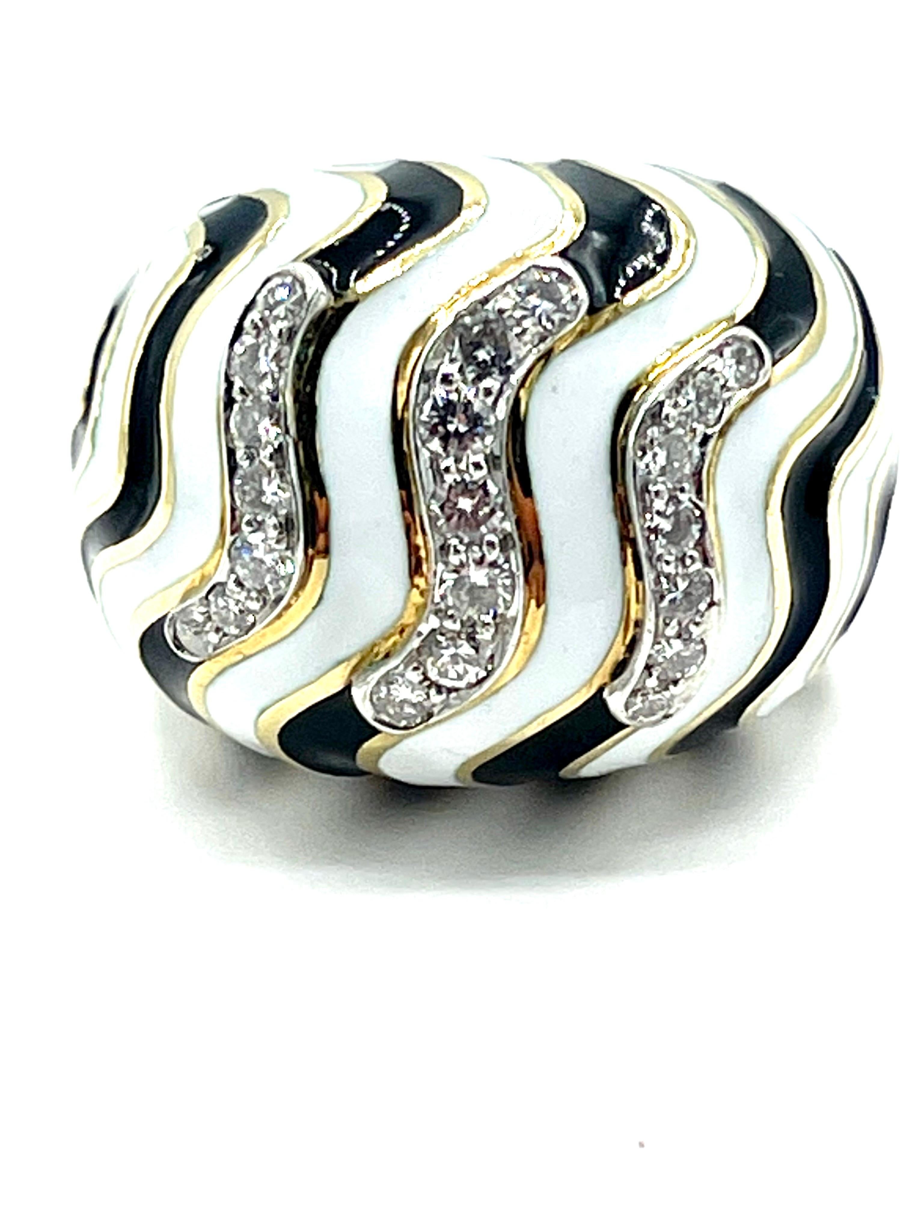 David Webb 0.50 Carat Round Brilliant Diamond and Striped Enamel Cocktail Ring For Sale 3