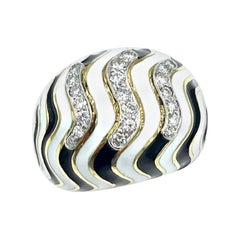 David Webb Anello da cocktail con diamante tondo brillante e smalto a righe da 0,50 carati