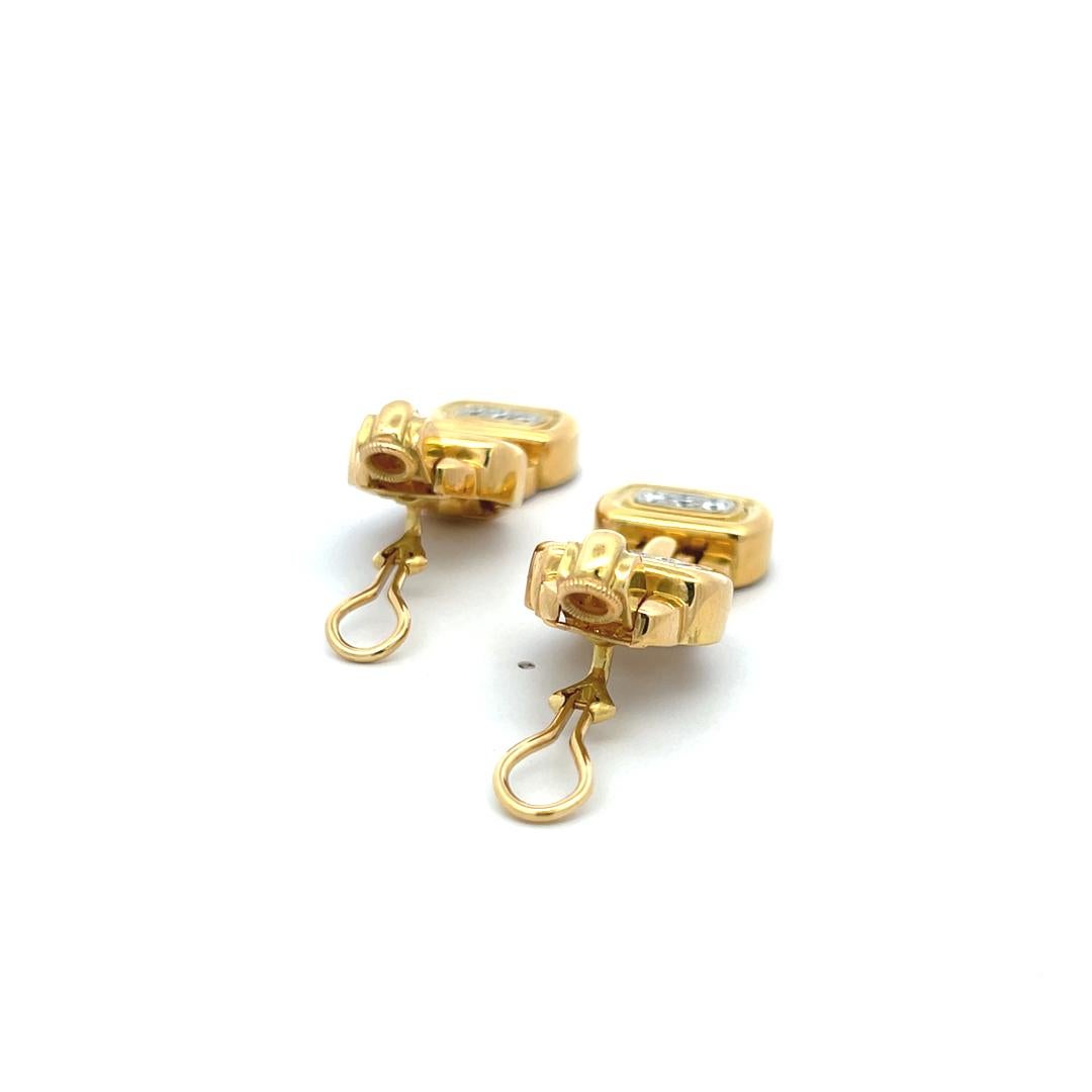 David Webb Pendants d'oreilles en or jaune 18 carats avec diamants brillants ronds de 0,84 carat en vente 7