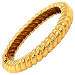 David Webb 18 Karat Gold Bangle Bracelet