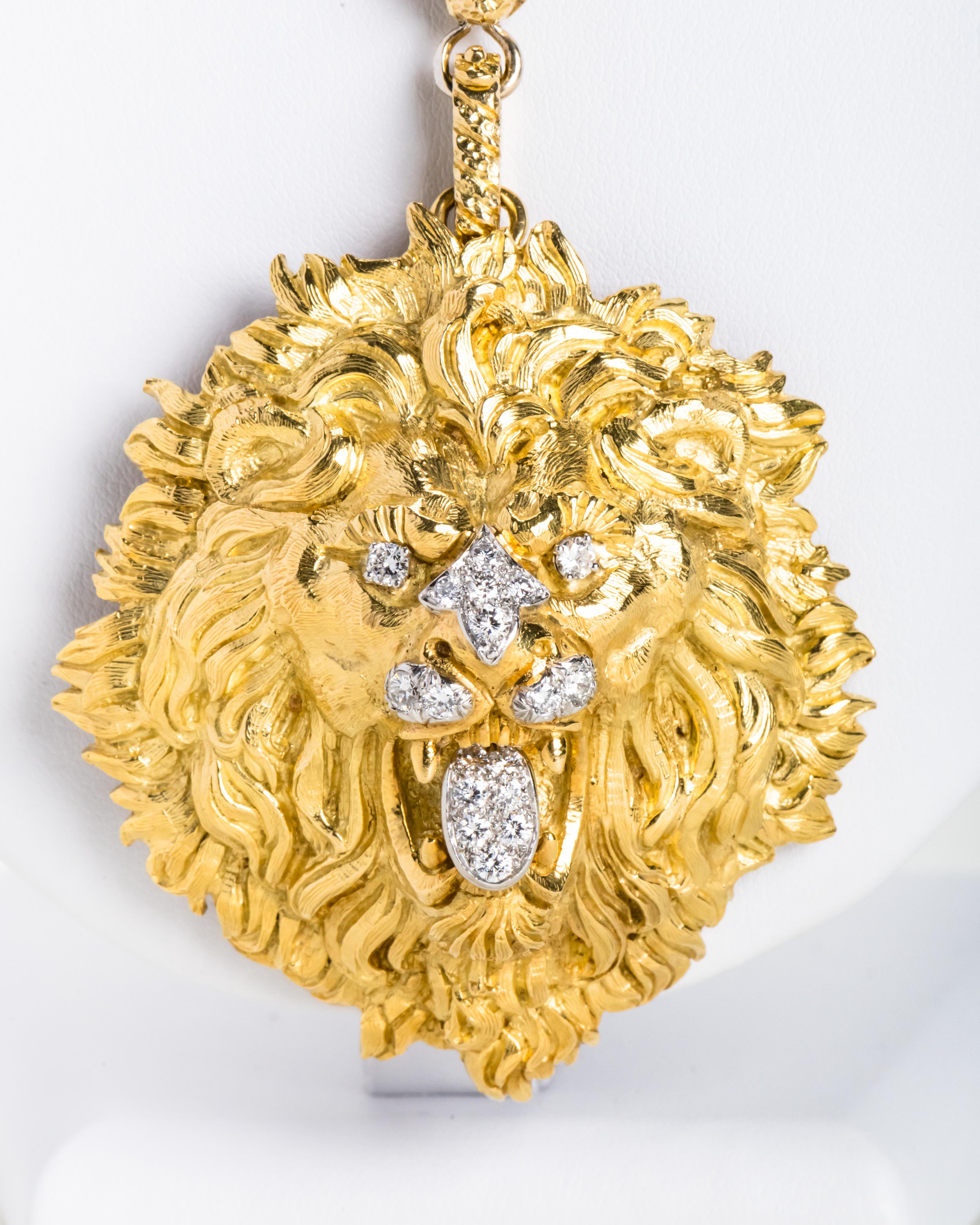 Round Cut David Webb 18 Karat Gold Necklace with Lion Head Pendant, circa 1965