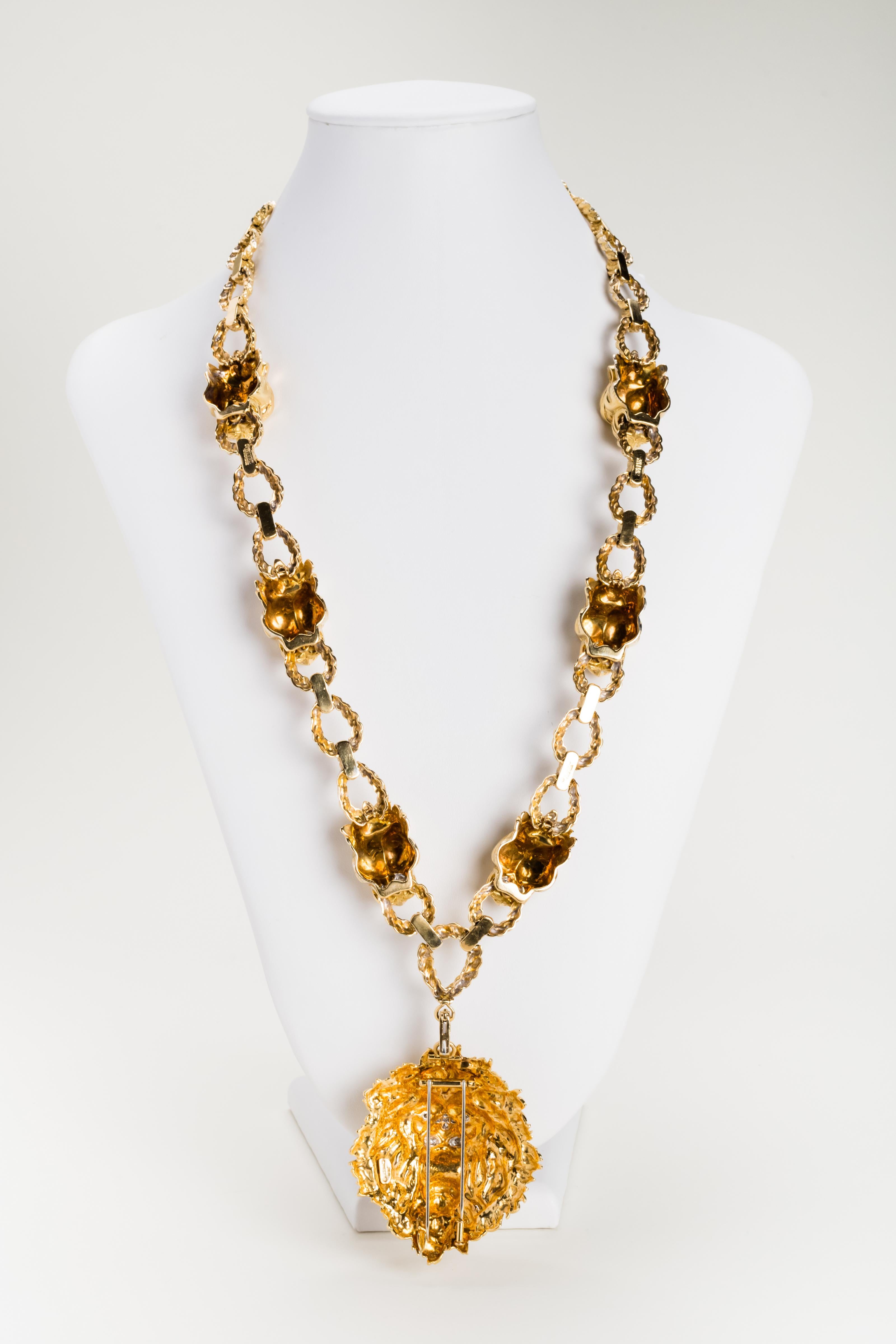 David Webb 18 Karat Gold Necklace with Lion Head Pendant, circa 1965 3