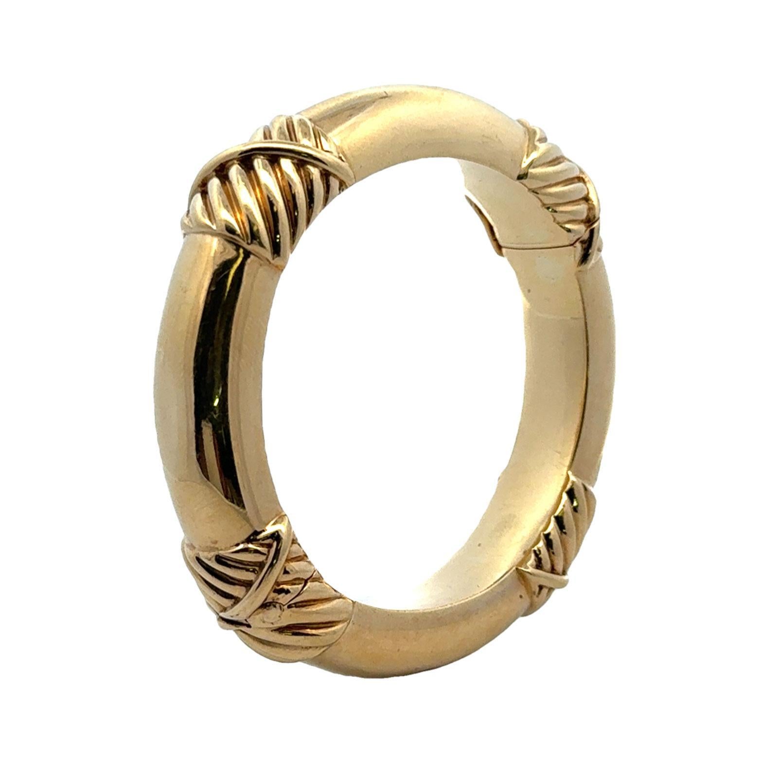 Moderne David Webb Bracelet jonc articulé en or jaune côtelé 18 carats en vente