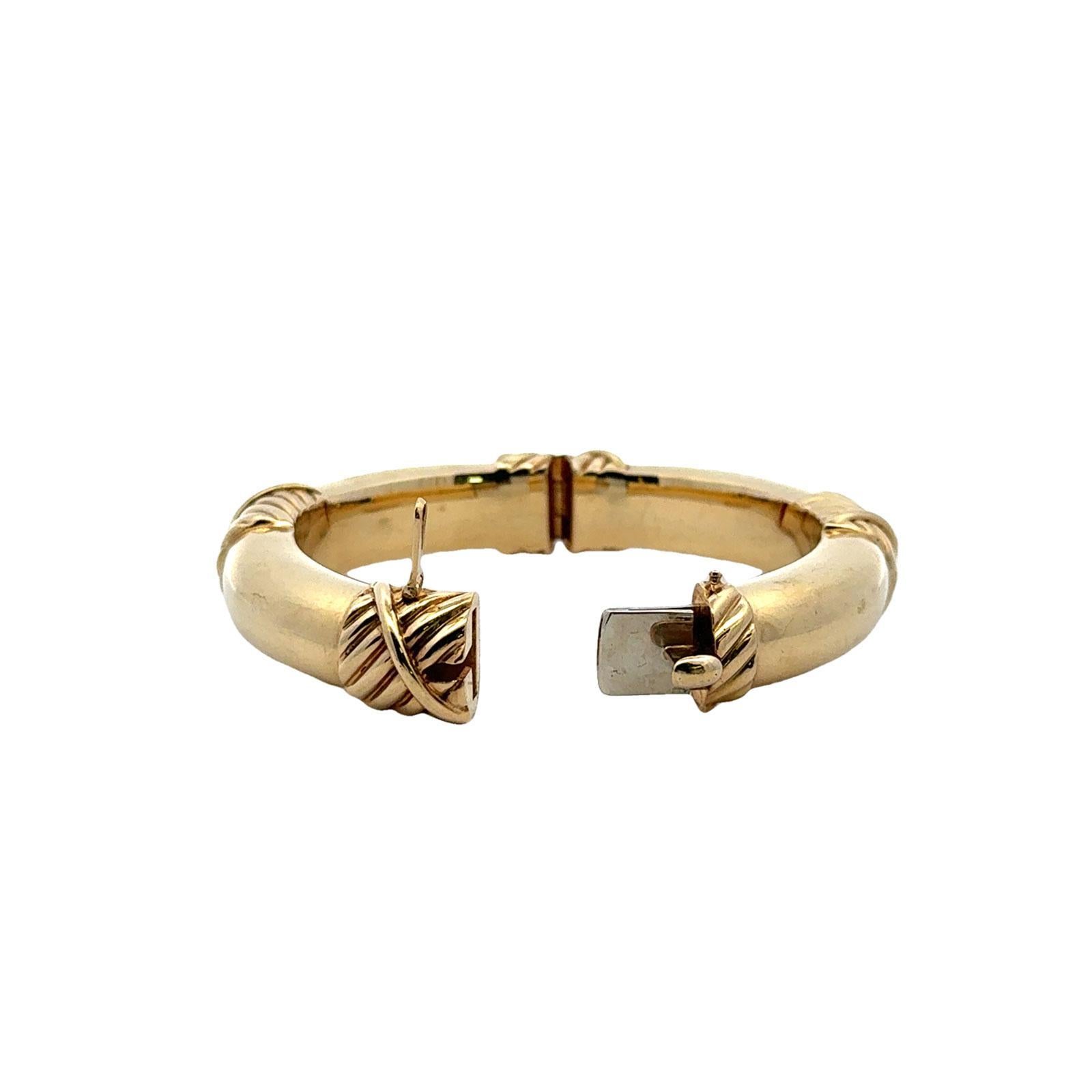 David Webb Bracelet jonc articulé en or jaune côtelé 18 carats Pour femmes en vente