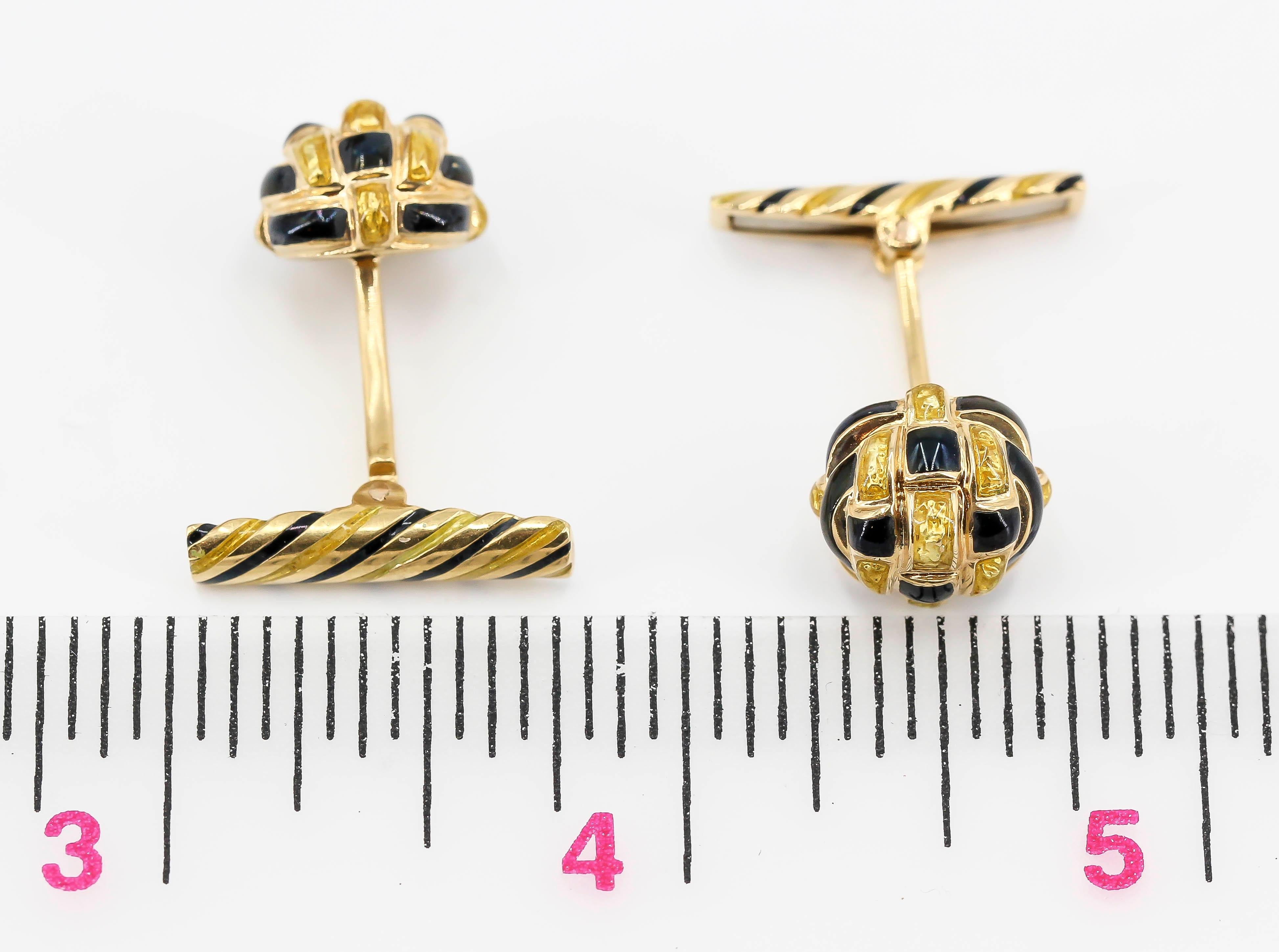 David Webb 18 Karat Yellow Gold and Enamel Knot Cufflinks 1