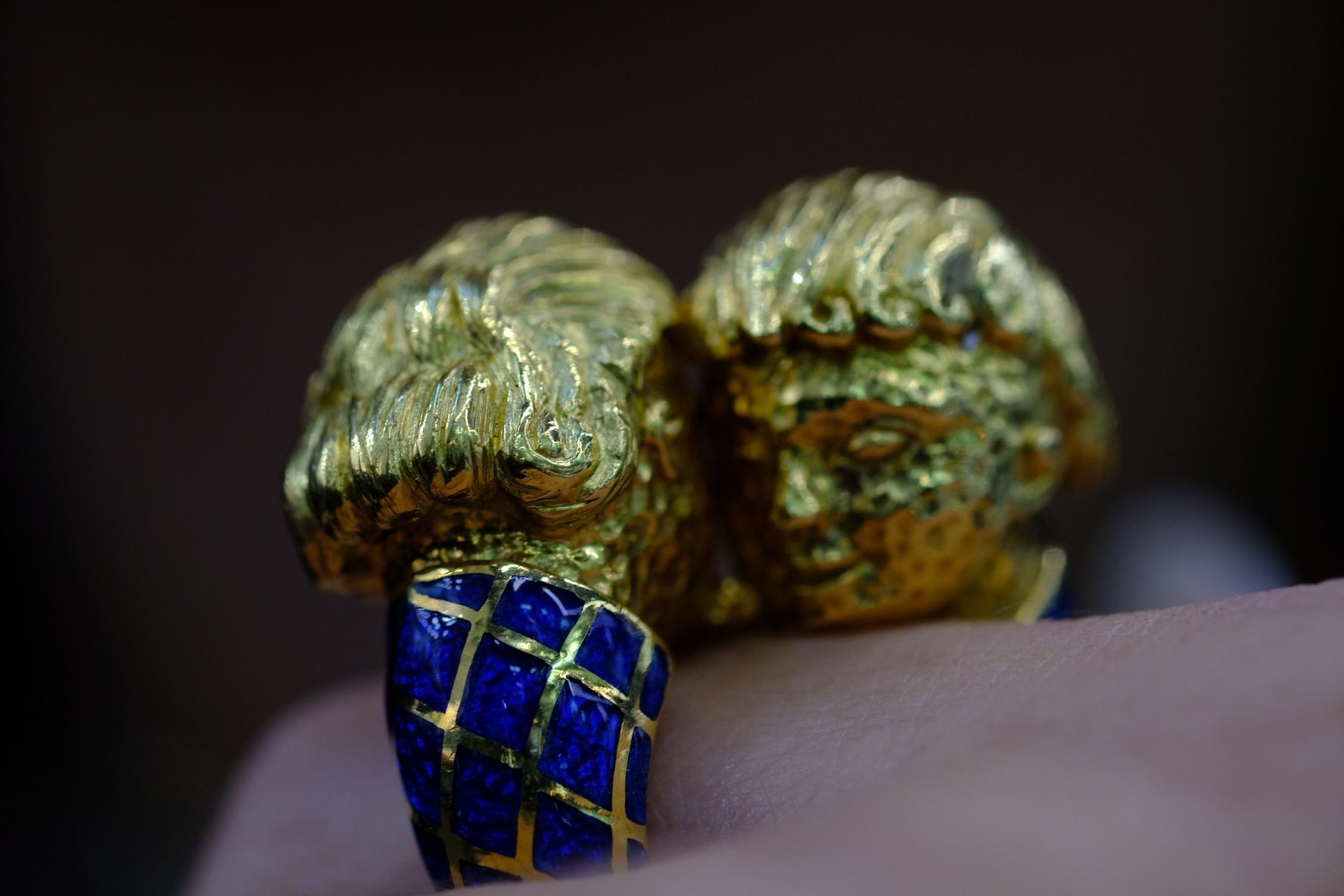 David Webb 18 Karat Yellow Gold Blue Enamel Double Head Gemini Twins Zodiac Ring For Sale 2