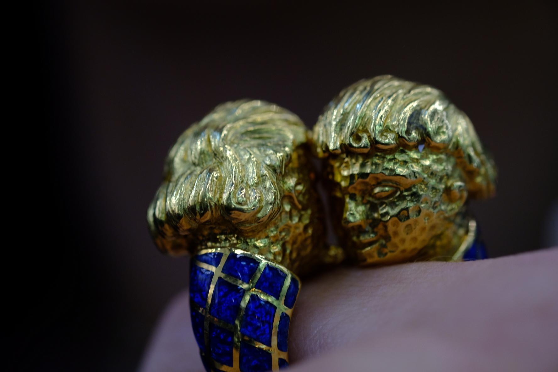 David Webb 18 Karat Yellow Gold Blue Enamel Double Head Gemini Twins Zodiac Ring For Sale 1