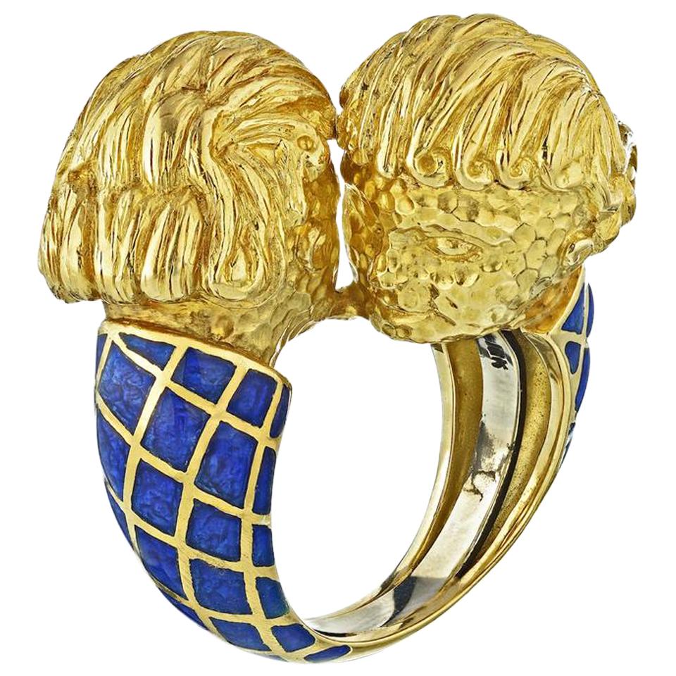 David Webb 18 Karat Yellow Gold Blue Enamel Double Head Gemini Twins Zodiac Ring