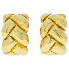 David Webb 18 Karat Yellow Gold Hammered Braid Huggie Earrings