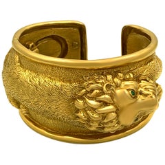 David Webb 18 Karat Yellow Gold Lion Cuff Bangle