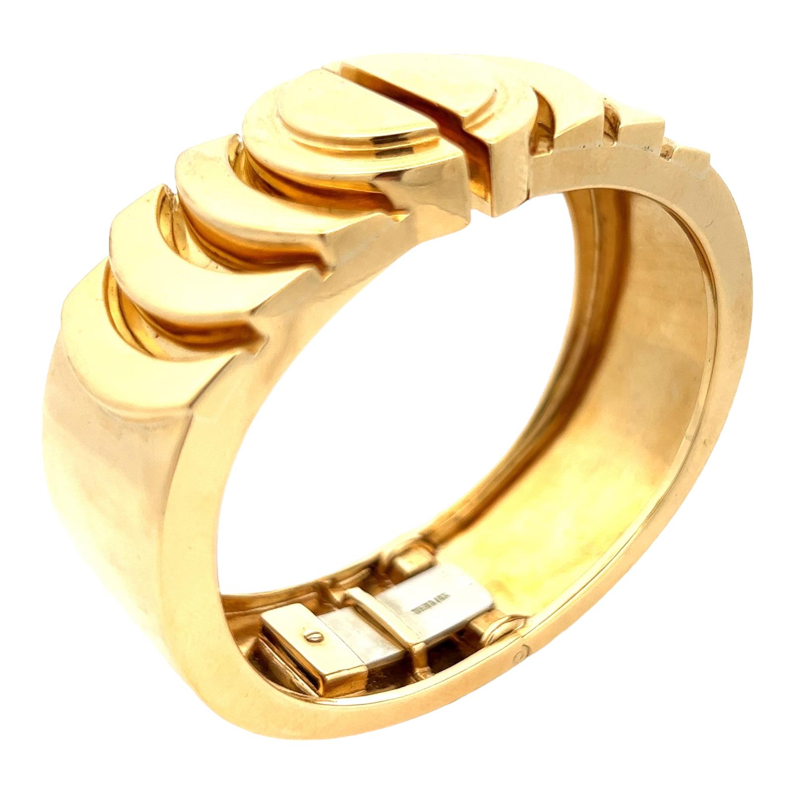 David Webb 18 Karat Yellow Gold Wide Hinged Bangle Cuff Bracelet Modern 1