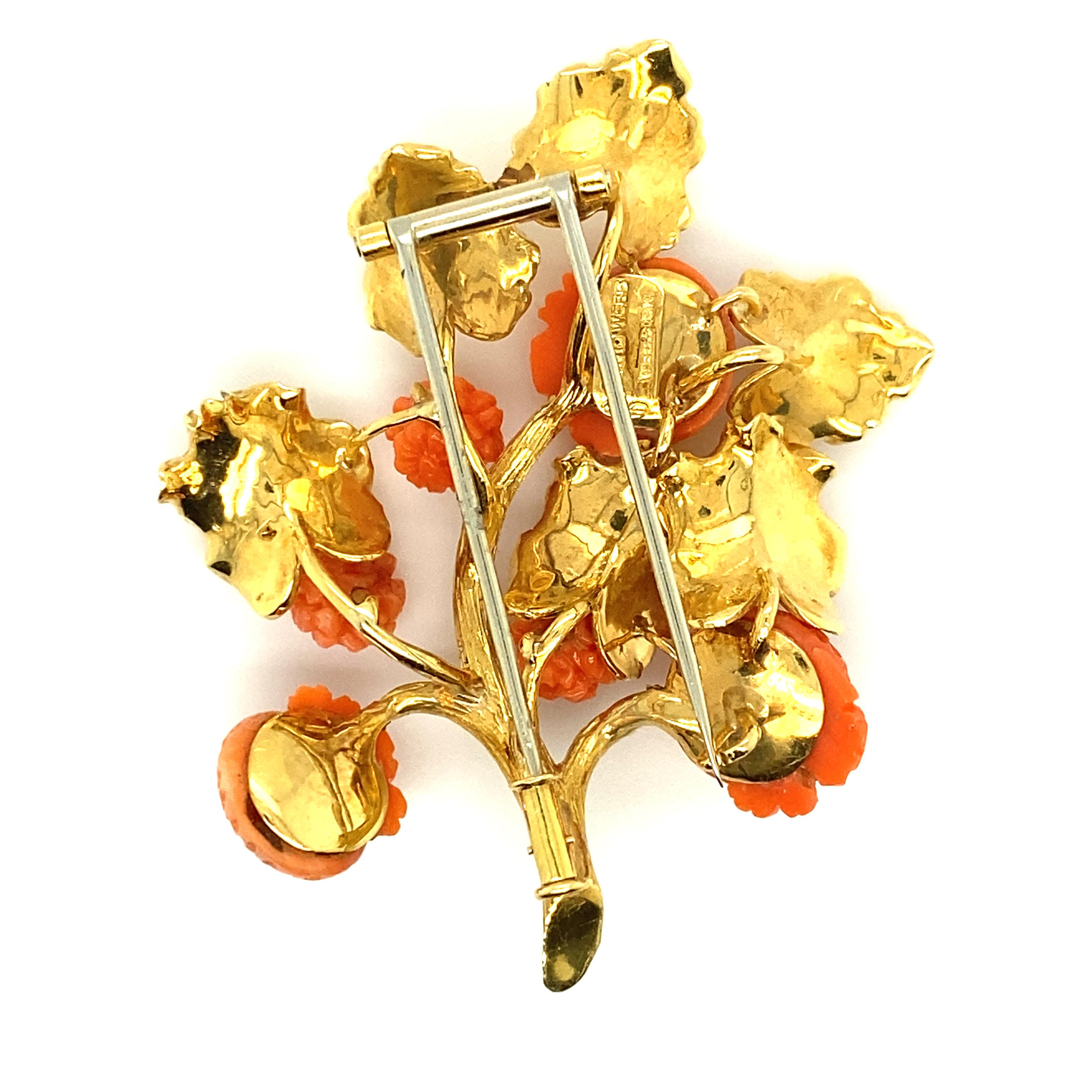 David Webb 18 Karat Gold and Carved Coral Floral Motif Brooch For Sale 1
