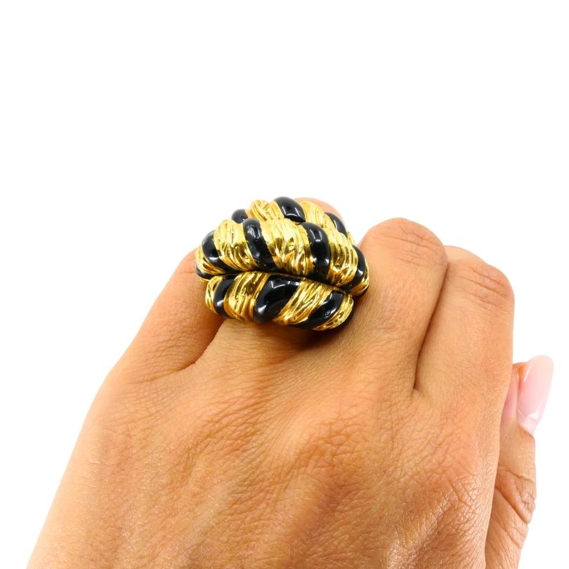 David Webb 18k Gold Black Enamel Dome Ring In Good Condition For Sale In Beverly Hills, CA