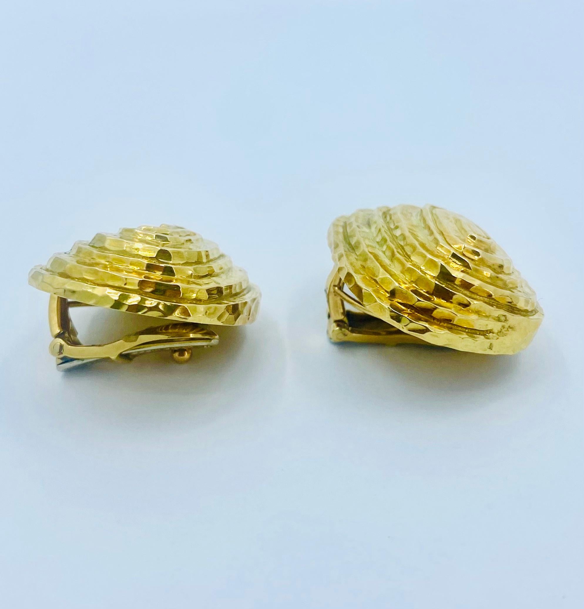 David Webb 18k Gold Clip-On Earrings  For Sale 1