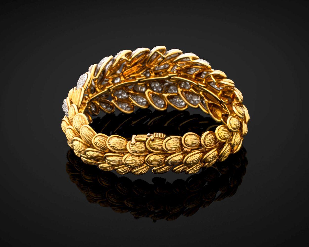 Taglio antico europeo David Webb, bracciale in oro 18 carati e platino con diamanti in vendita