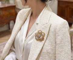 David Webb 18K Gold Platinum Diamond Flower Brooch 9 Carat Vintage