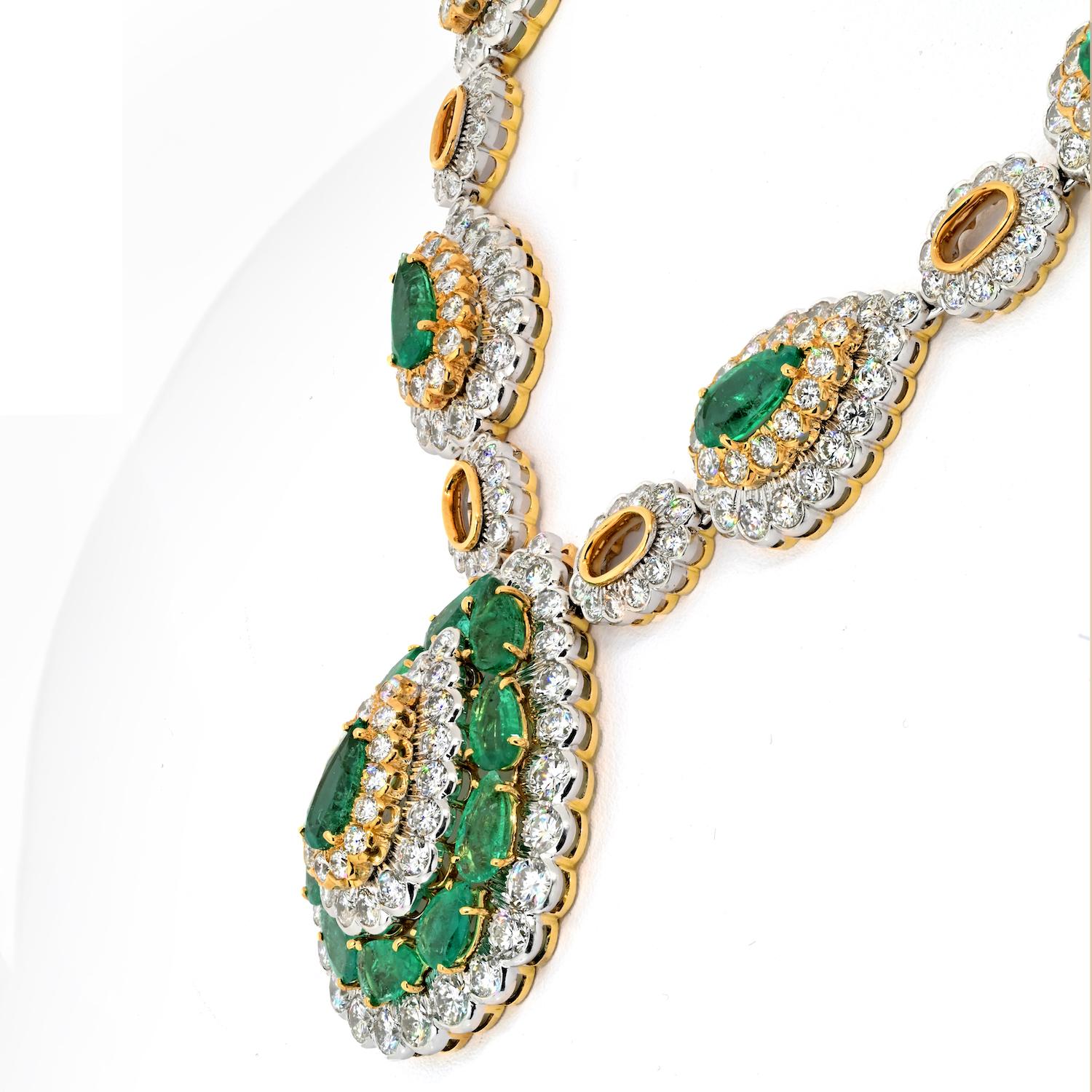 David Webb 18K Gold & Platinum Green Emerald And Diamond Necklace In Excellent Condition For Sale In New York, NY