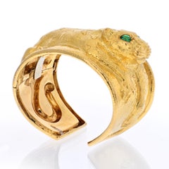 David Webb 18K Gold Repousse Leopard with Green Emerald Eye Bracelet