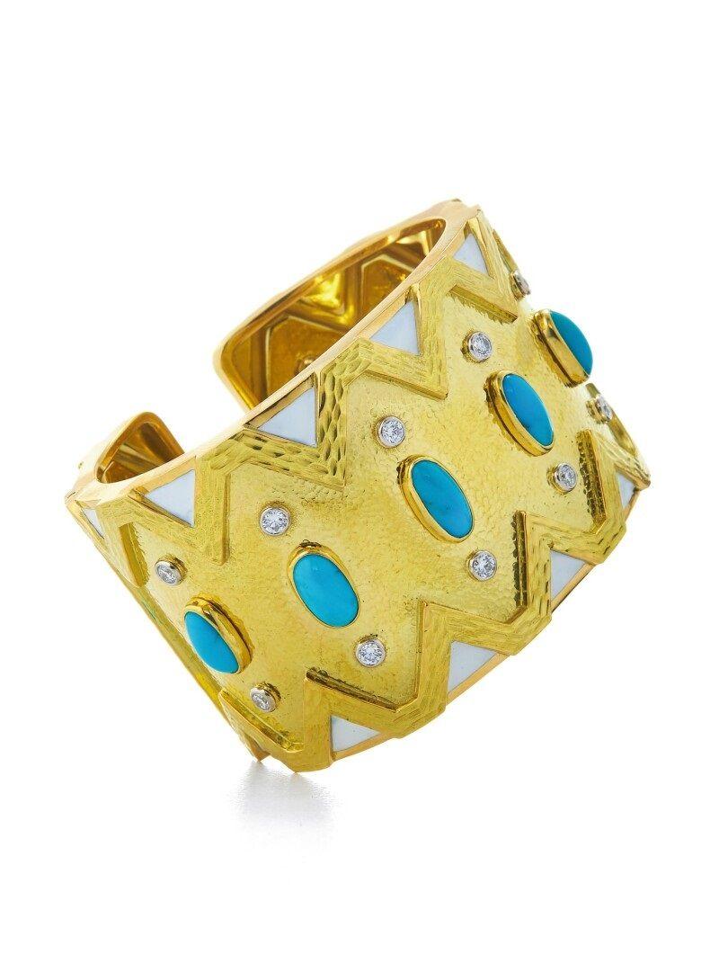 David Webb 18K Gold Rickrack Turquoise, Diamond, White Enamel Cuff Bracelet In Excellent Condition For Sale In New York, NY
