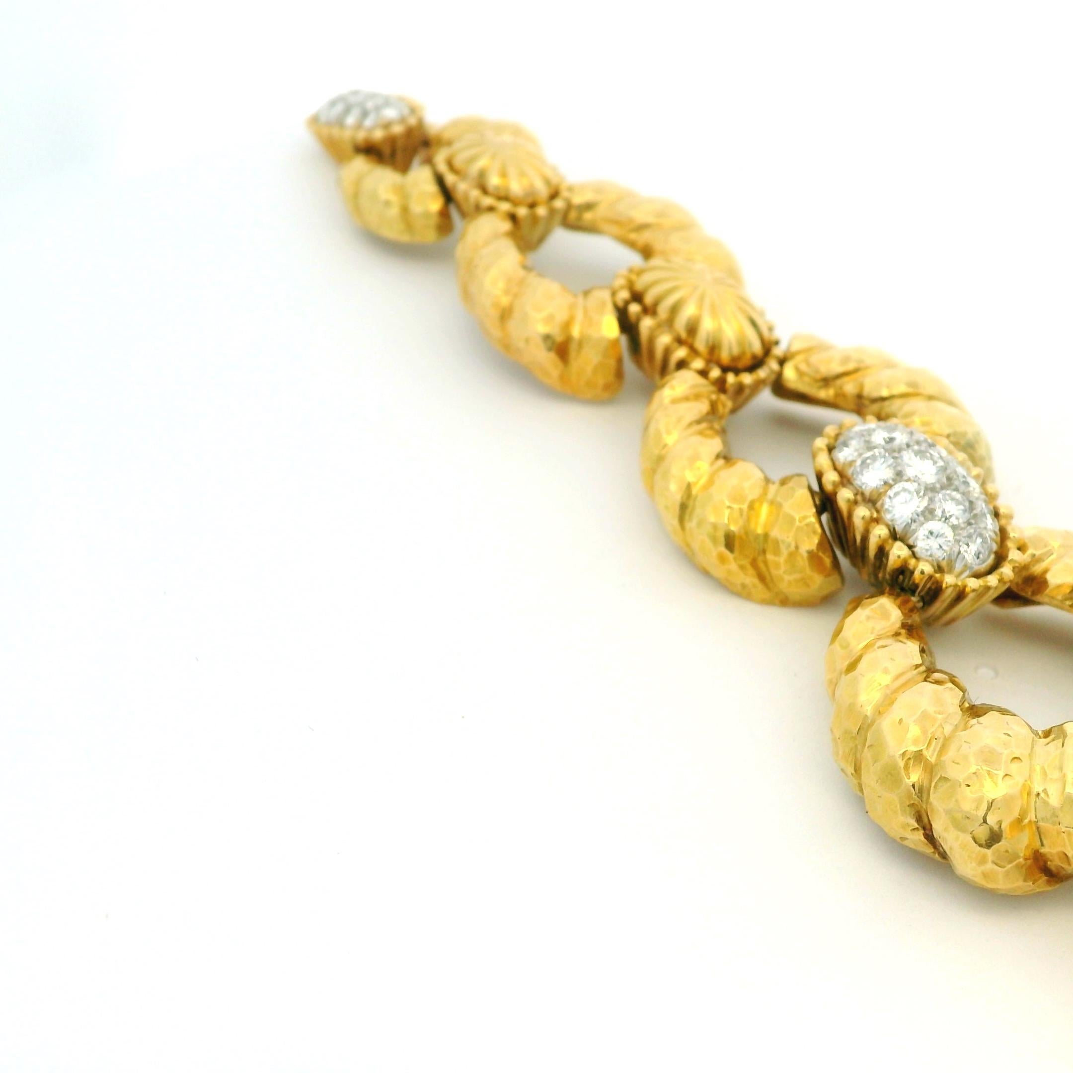 David Webb Bracciale a maglie in oro martellato 18 carati con accenti di diamanti Pavé, 101,77 Gra in vendita 6