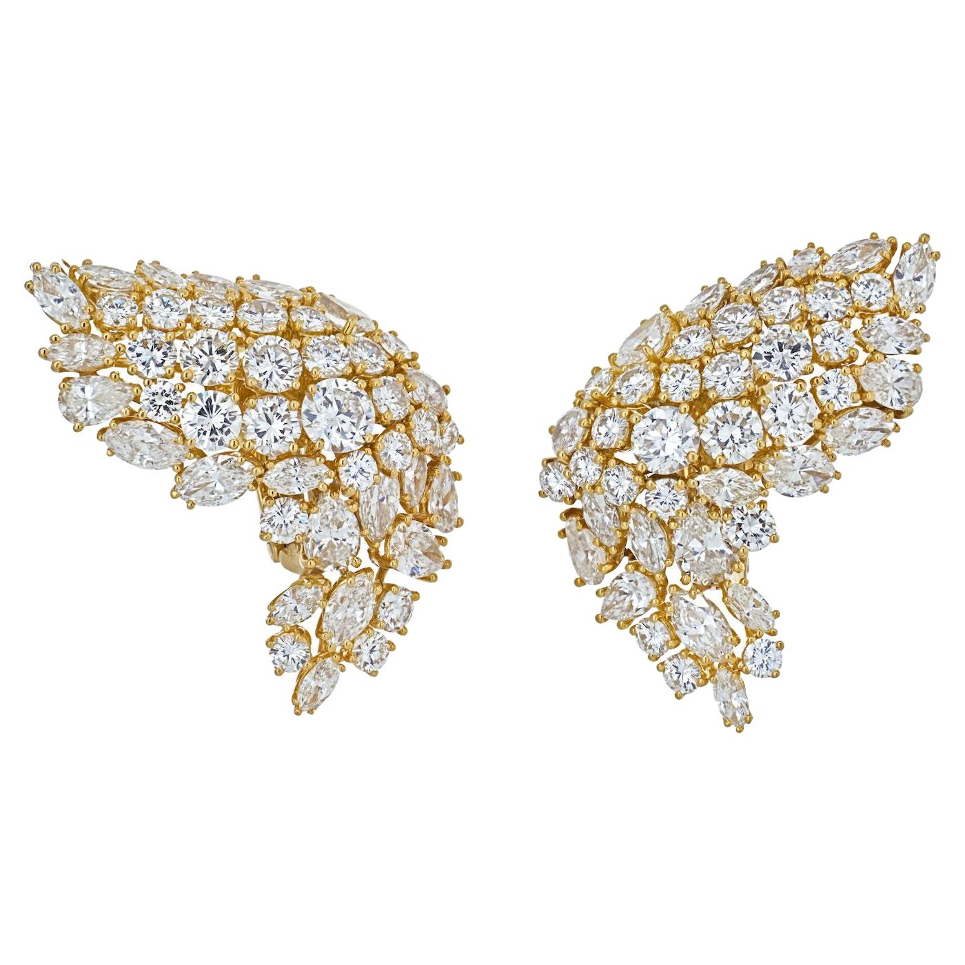 David Webb 18k Yellow Gold 11.75cts Diamond Wing Earrings For Sale