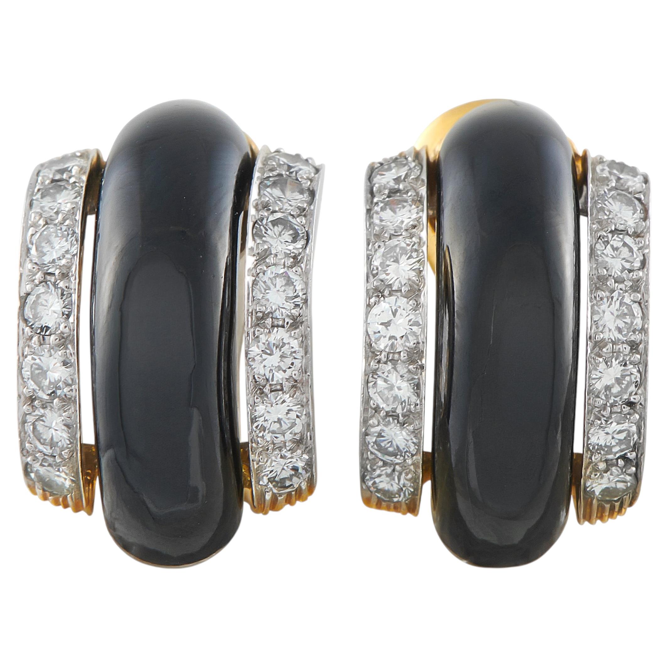 Pre-owned David Webb 18k Yellow Gold 1.68ct Diamond And Onyx Clip-on Earrings Dw13-042726