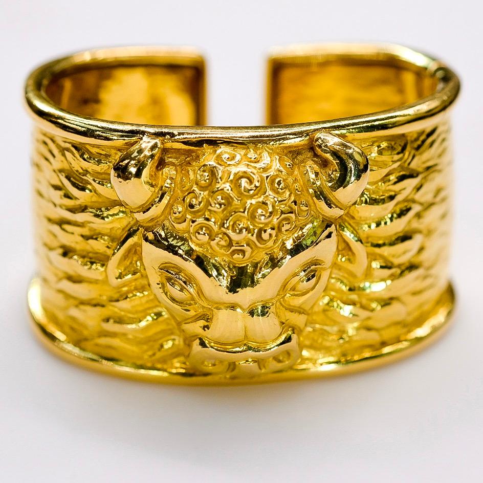 David Webb 18K Yellow Gold 1979 Taurus Bull Hinged Wide Cuff Bracelet In Excellent Condition For Sale In New York, NY