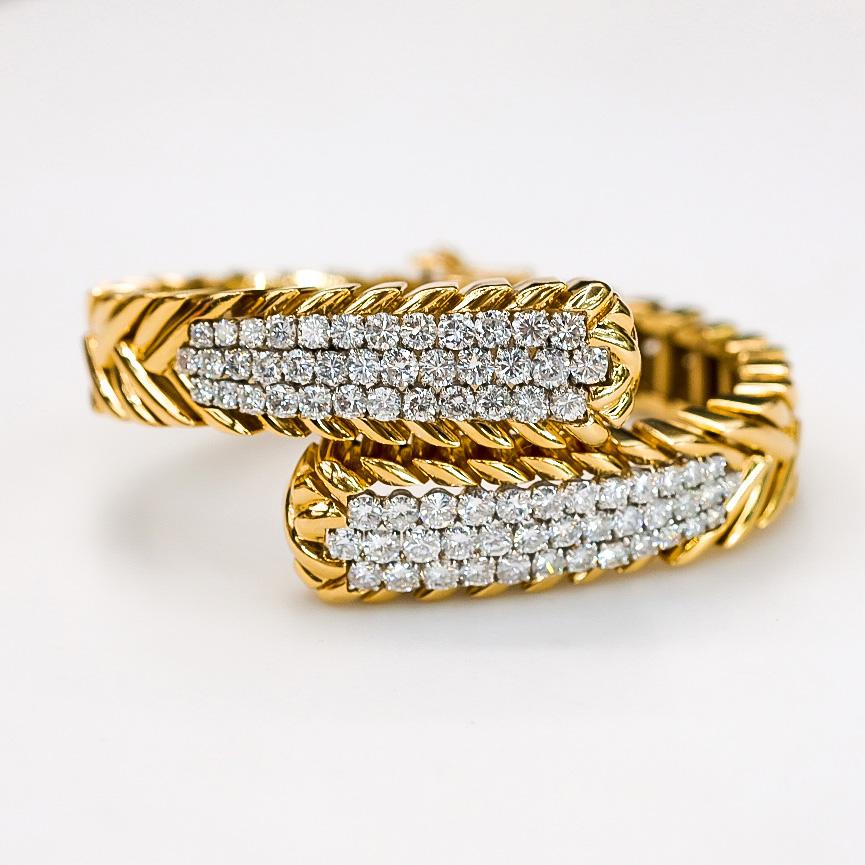 David Webb: 18 Karat Gelbgold Crossover-Armband mit runden Diamanten, 8,00 Karat Gesamtkaratgewicht im Angebot 2