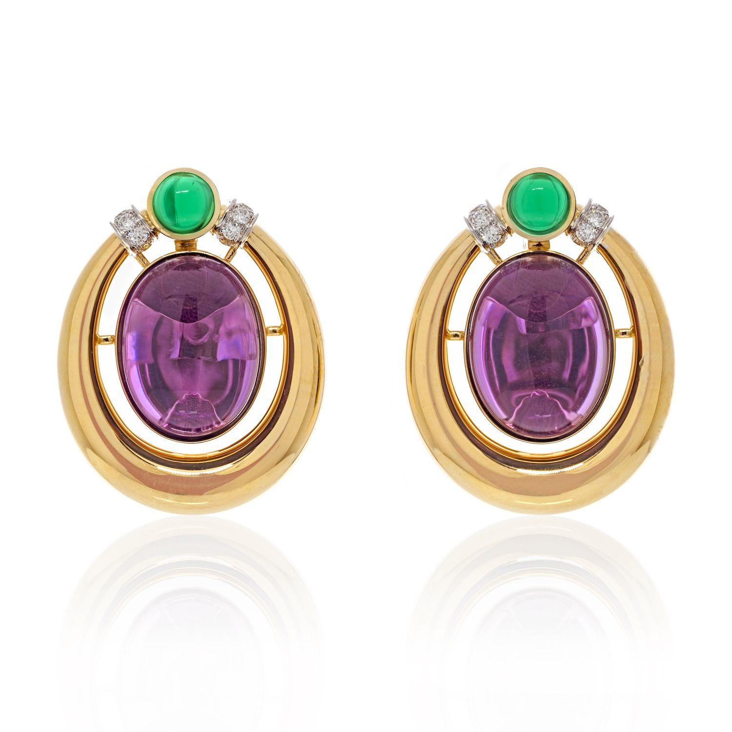 Impressive vintage gold clip earrings by David Webb mounted with cabochon amethysts, emeralds, and pave round cut diamonds. High polished yellow gold door knocker attached to the frame.
Length: 39mm
Width: 30mm
Clip-on style.