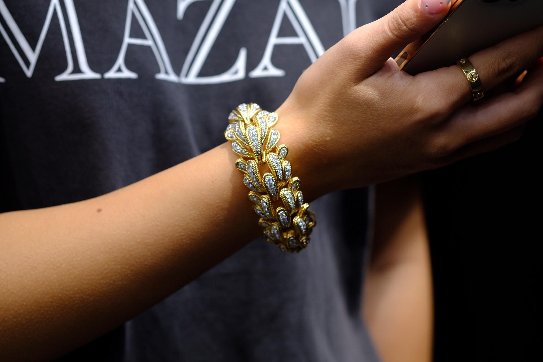 David Webb Bracciale Bombe di diamanti in oro giallo 18 ct e platino in vendita 2