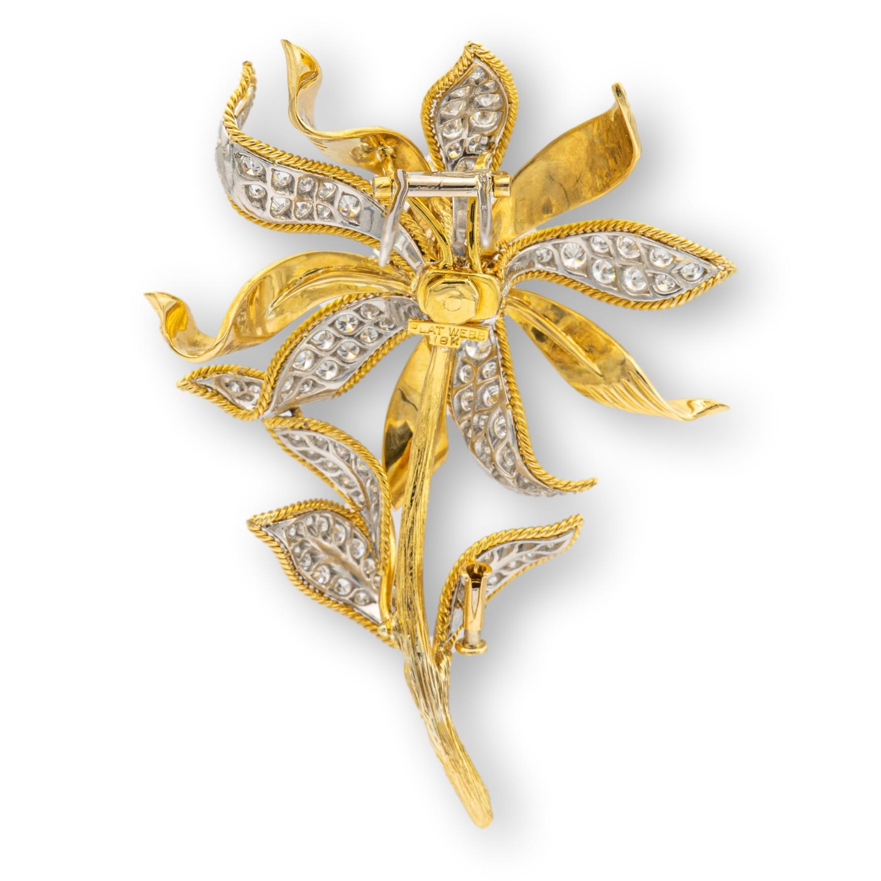 Rétro David Webb Broche en forme de fleur en or jaune 18 carats et platine avec diamants en forme d'étrier en vente