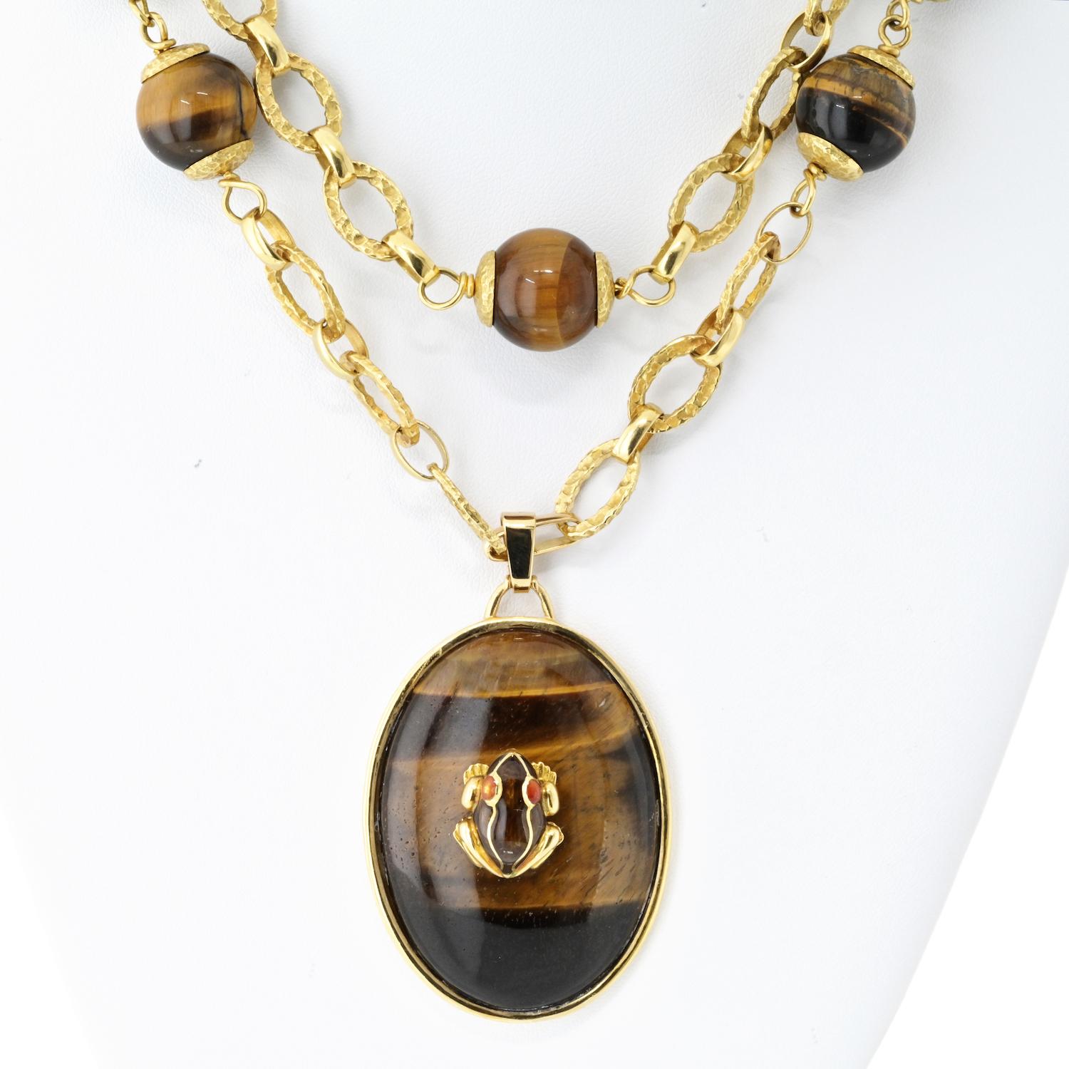 David Webb 18K Yellow Gold And Tiger Eye Station Pendant Bead Necklace In Excellent Condition For Sale In New York, NY