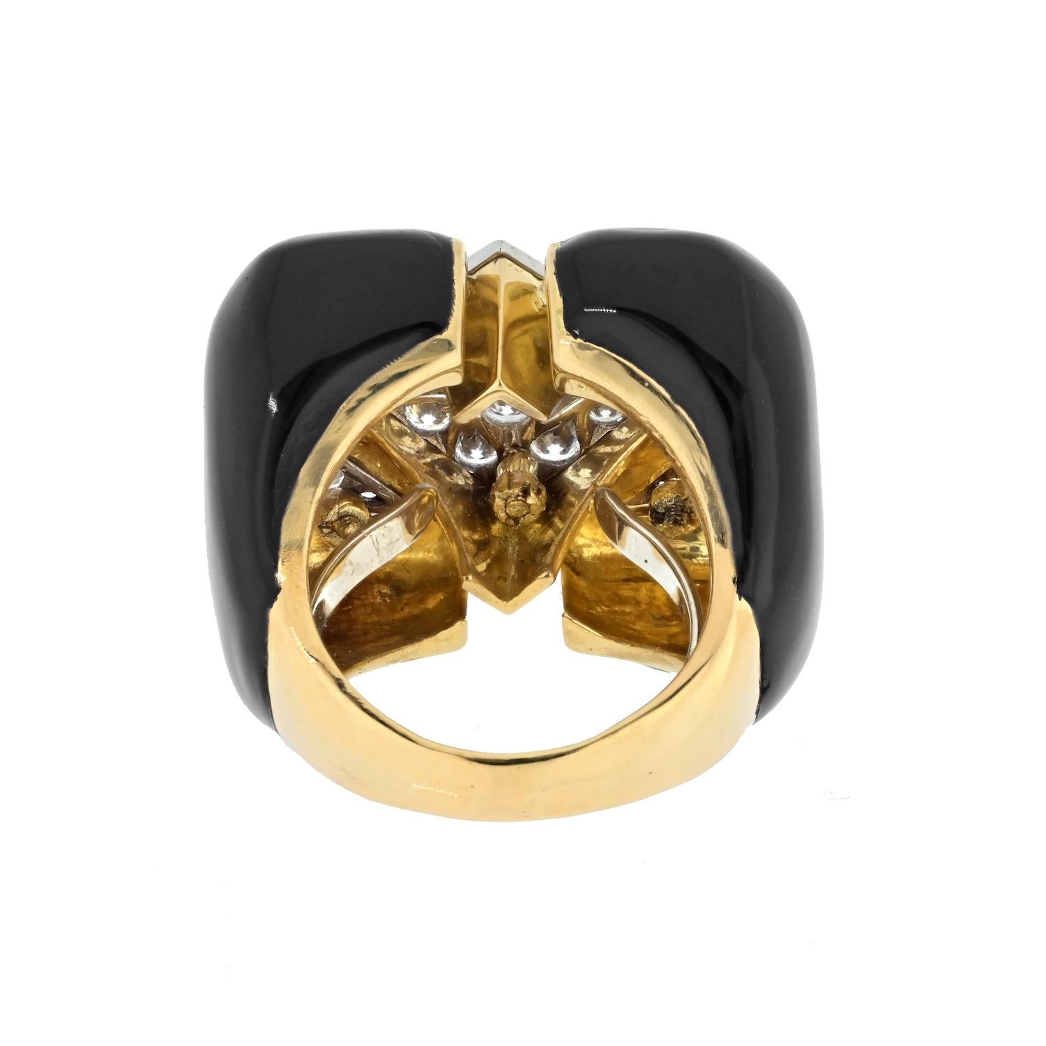 David Webb 18K Yellow Gold Black Enamel And Diamond Cocktail Ring In Excellent Condition For Sale In New York, NY