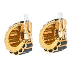 David Webb, orecchini a clip in oro giallo 18 carati con smalto nero e diamanti, in stile gambero