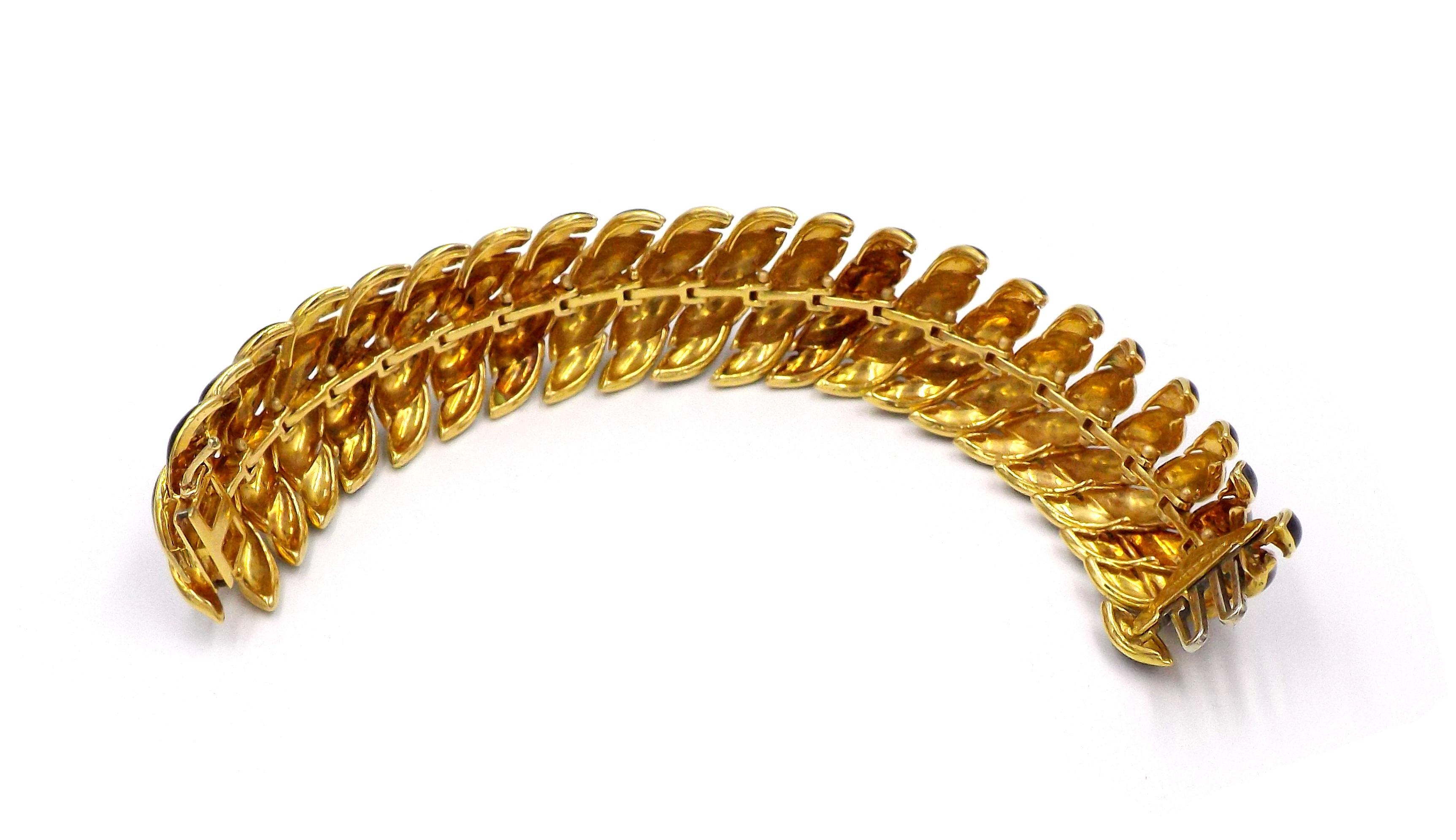 David Webb 18K Yellow Gold Black Enamel Bracelet In Fair Condition For Sale In New York, NY