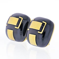 David Webb, orecchini a cuscino in oro giallo 18 carati con smalto nero, con chiusura a clip