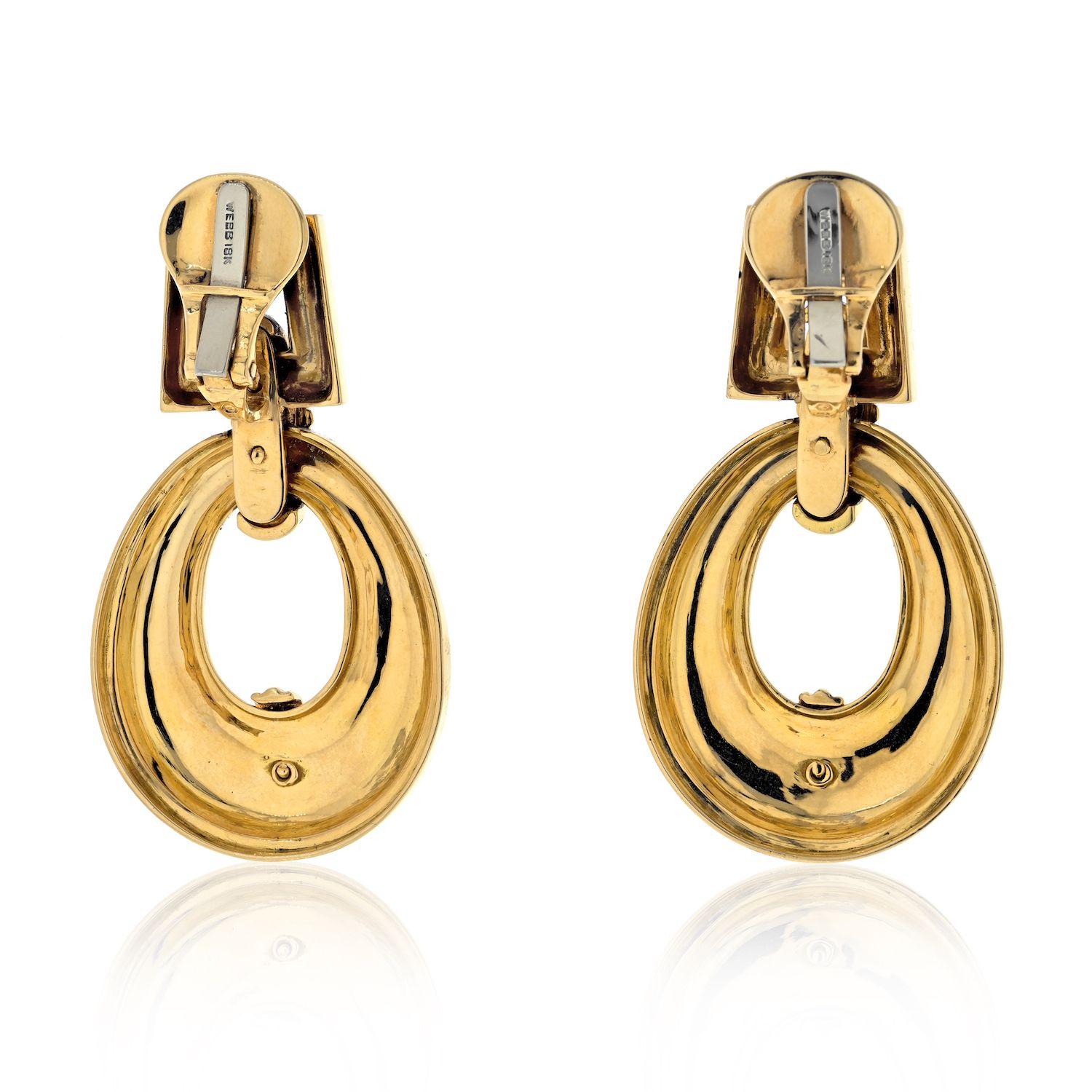 Moderne David Webb Boucles d'oreilles vintage en or jaune 18 carats et émail noir en forme de nœuds de porte en vente
