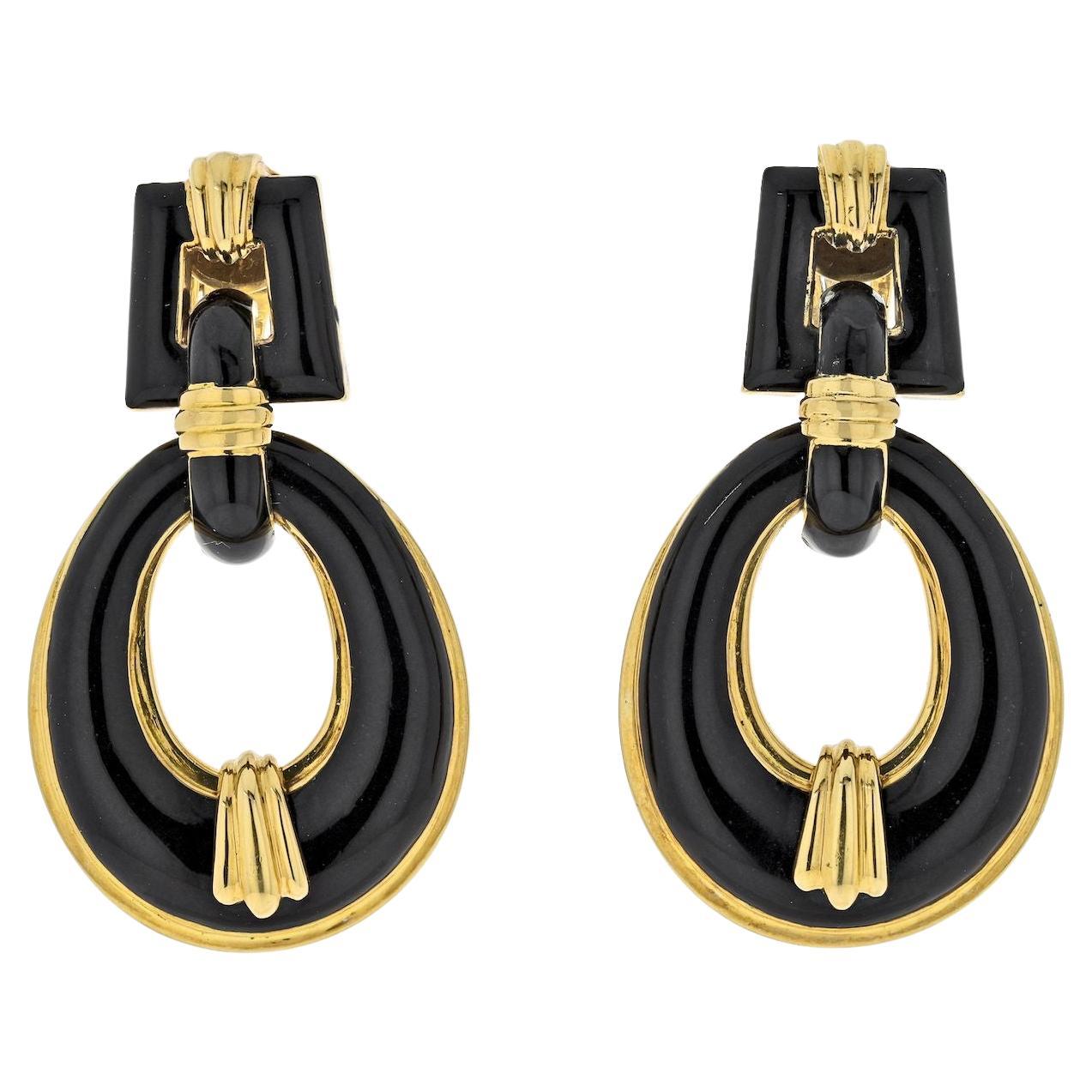 David Webb Boucles d'oreilles vintage en or jaune 18 carats et émail noir en forme de nœuds de porte en vente