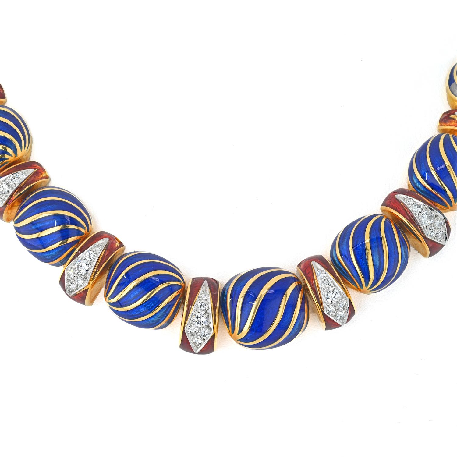 Moderno David Webb, collana con collare in oro giallo 18 carati con diamanti e smalto blu e rosso in vendita