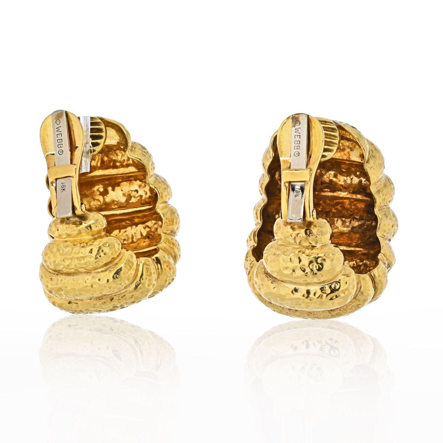Women's David Webb 18K Yellow Gold Bombe Ribbed Shrimp Clip on Earrings For Sale