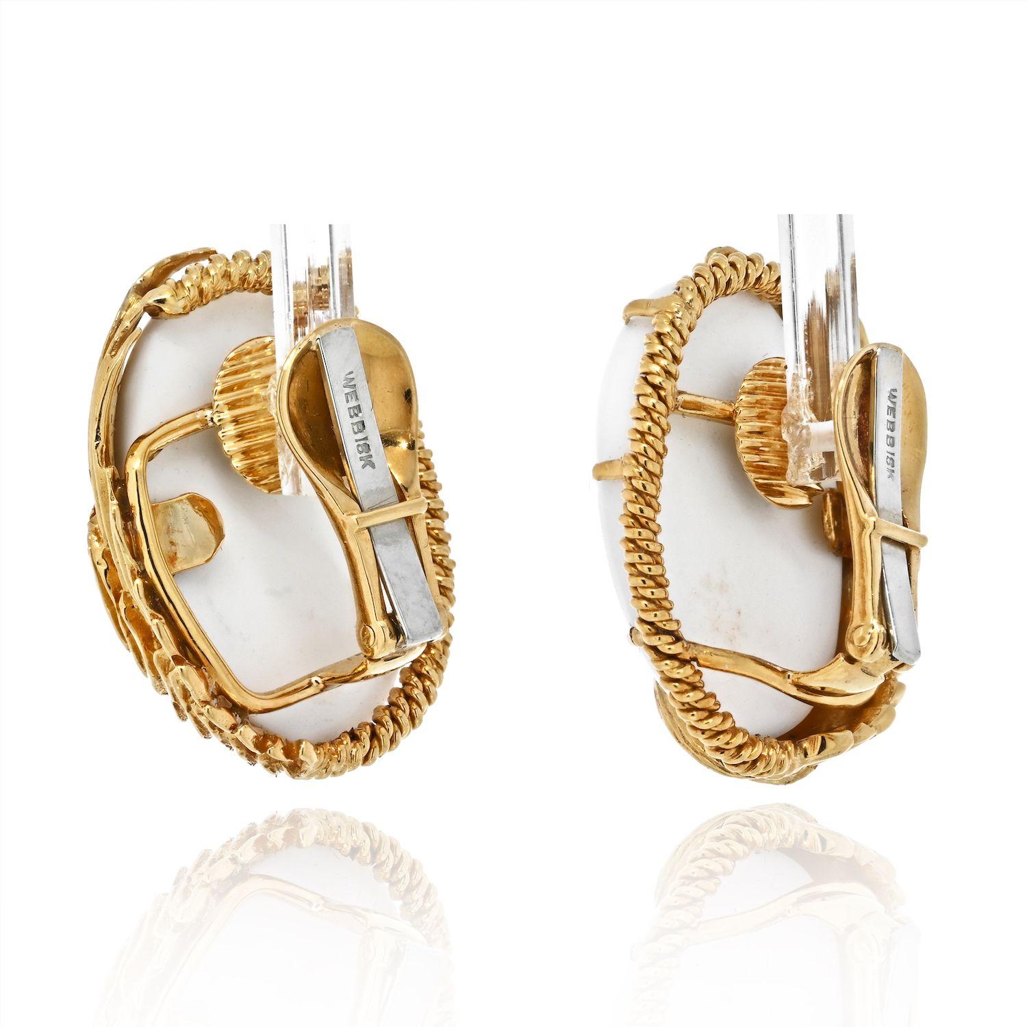 David Webb 18K Yellow Gold white coral oval clip on earrings. Classic and elegant option for an everyday wear. 
0.7 inches long. 
Clip on closure.