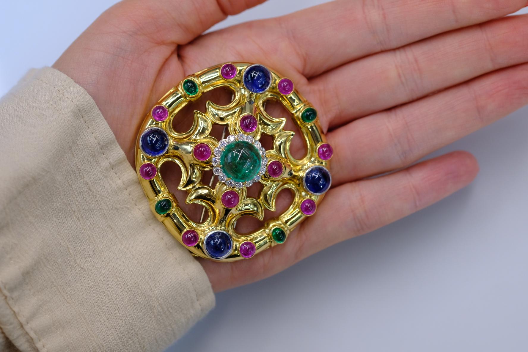 David Webb 18K Yellow Gold Cabochon Emerald, Sapphire, Ruby And Diamond Brooch For Sale 1