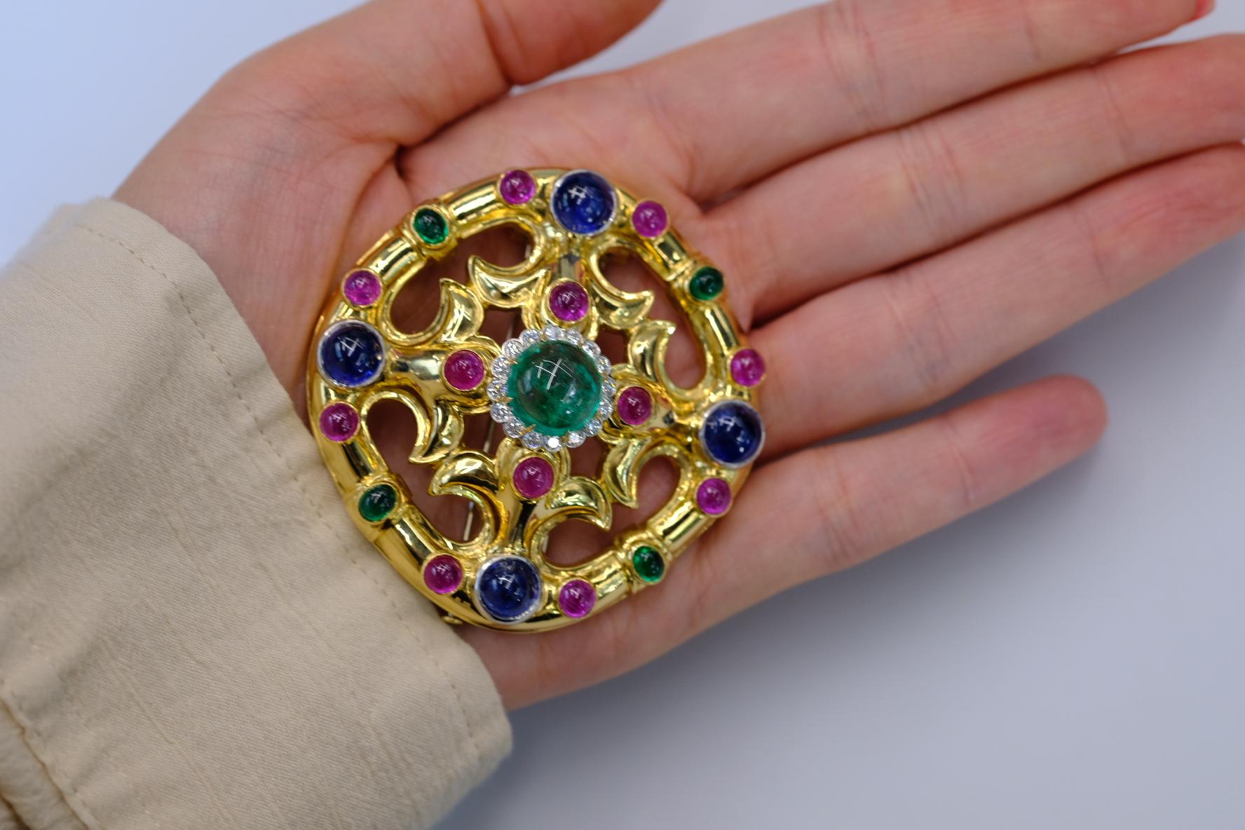 David Webb 18K Yellow Gold Cabochon Emerald, Sapphire, Ruby And Diamond Brooch For Sale 2