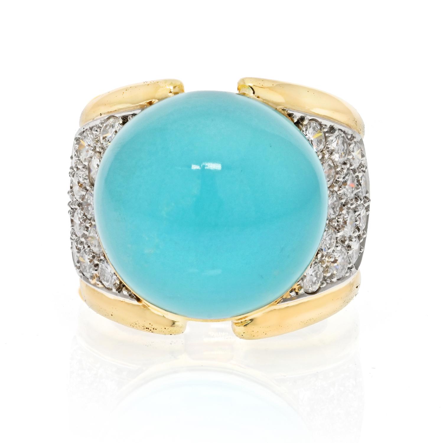 Residing on the coastline infuses an affinity for the ocean's captivating palette. The various shades of blue harmonize effortlessly, and it's in this coastal essence that turquoise jewelry alongside gold emerges as a cherished accessory. Delve into