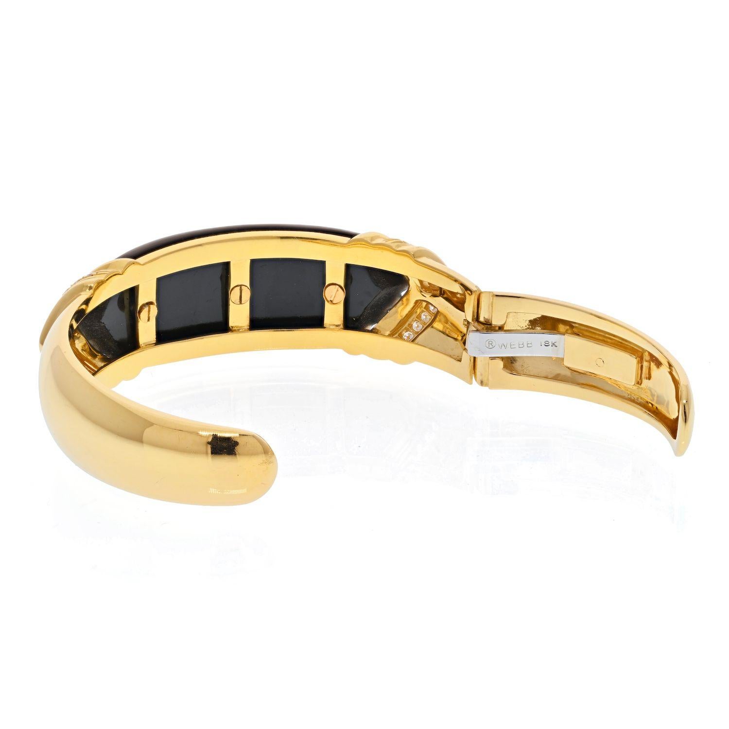 Taille ronde David Webb - Bracelet manchette à charnière en or jaune 18 carats, sculpté d'onyx noir et de diamants en vente
