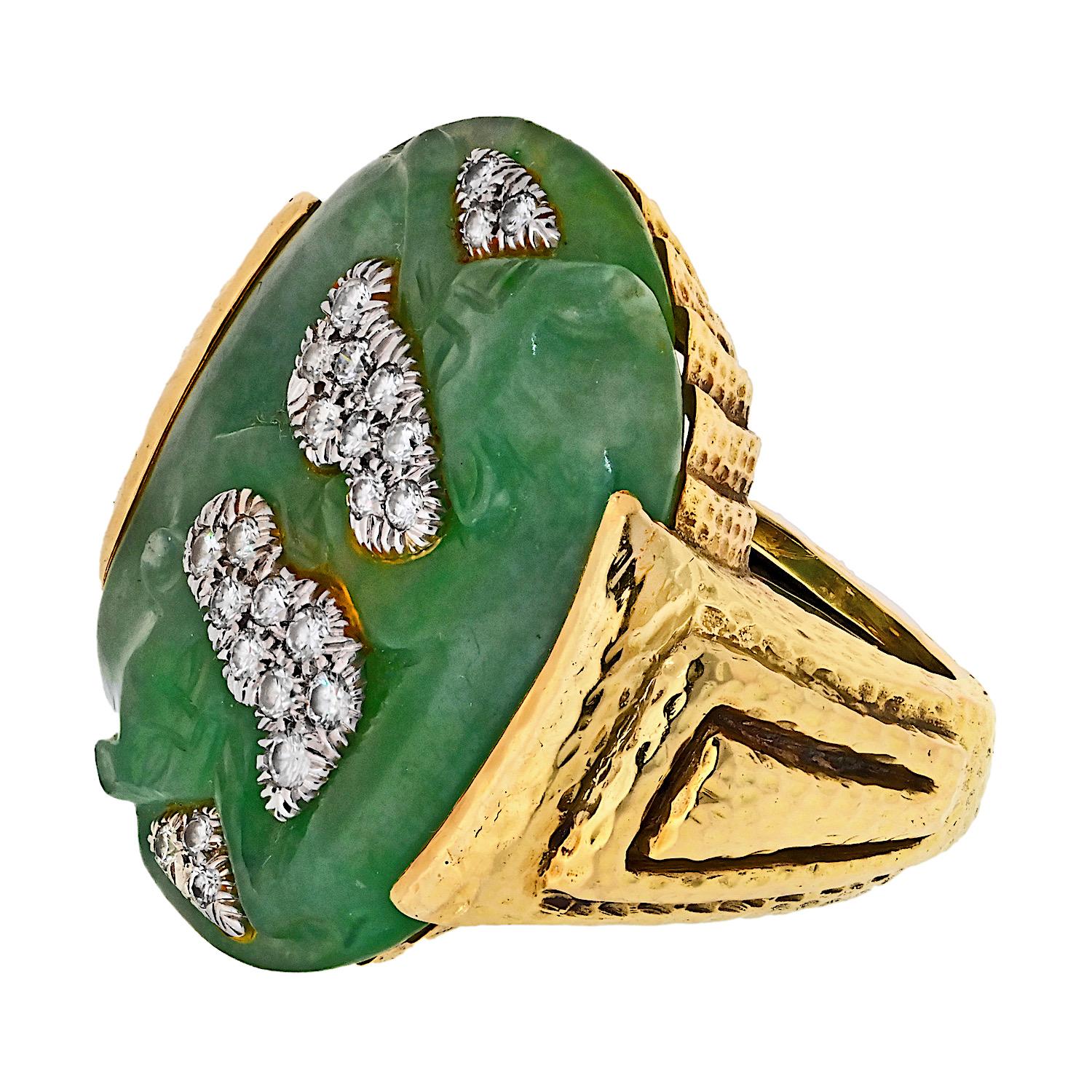 Modern David Webb 18K Yellow Gold Carved Jade And Diamond Ring For Sale