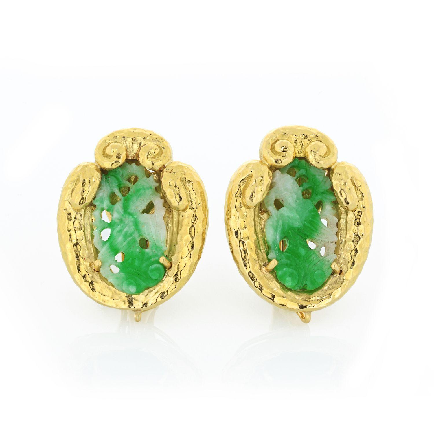 Modern David Webb 18k Yellow Gold Carved Jade Clip-On Earrings For Sale