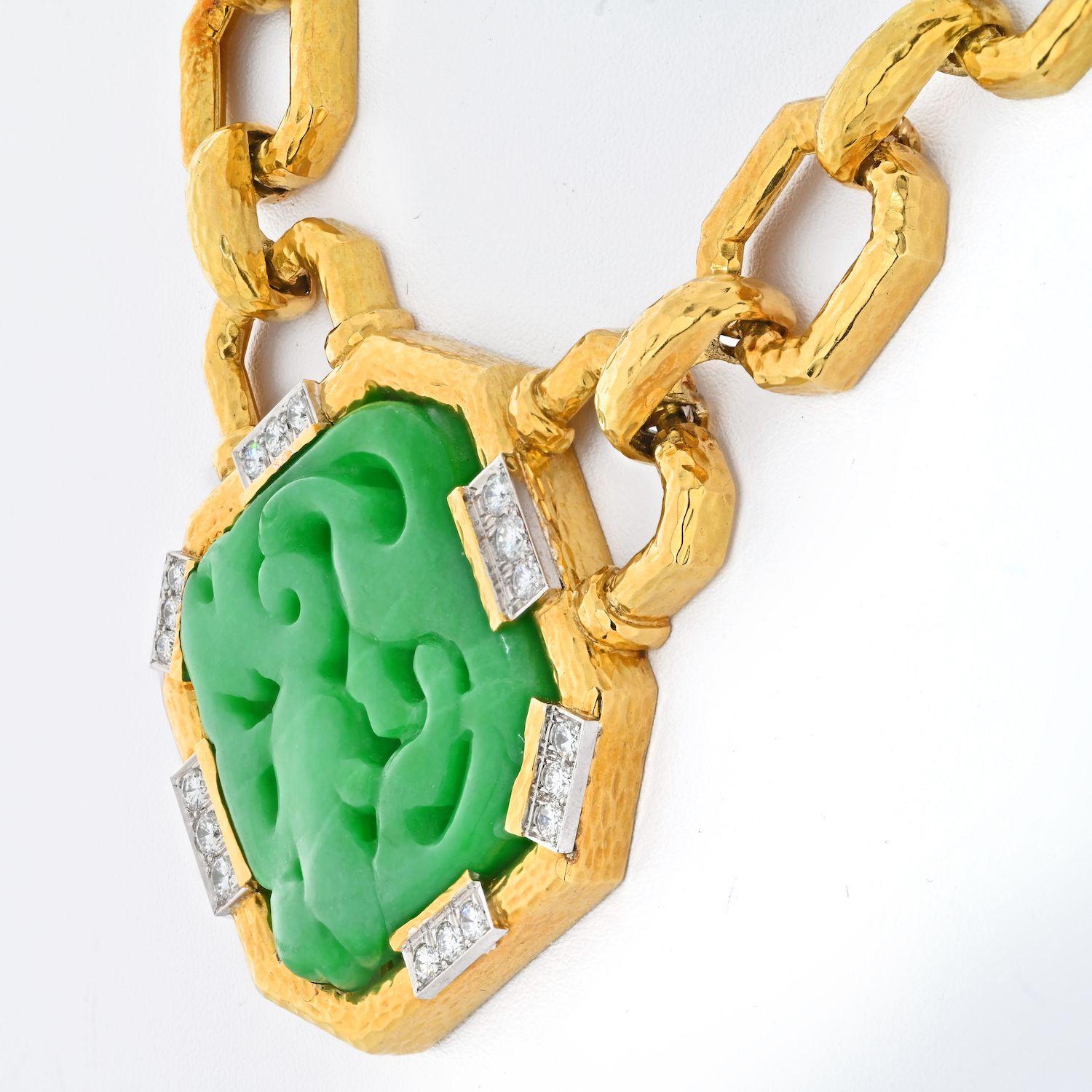 Round Cut David Webb 18K Yellow Gold Carved Jade Link Chain Necklace For Sale